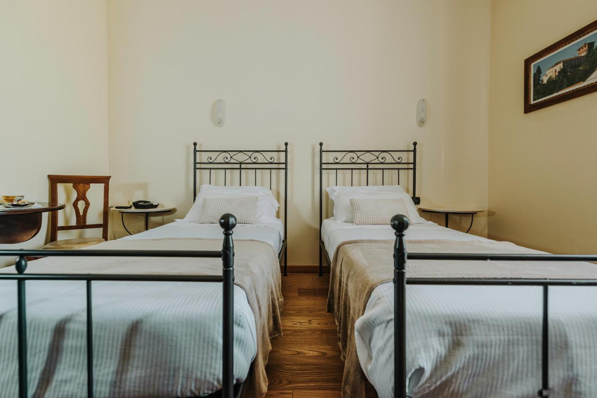 Il Castello Di Bubbio Hotel ภายนอก รูปภาพ