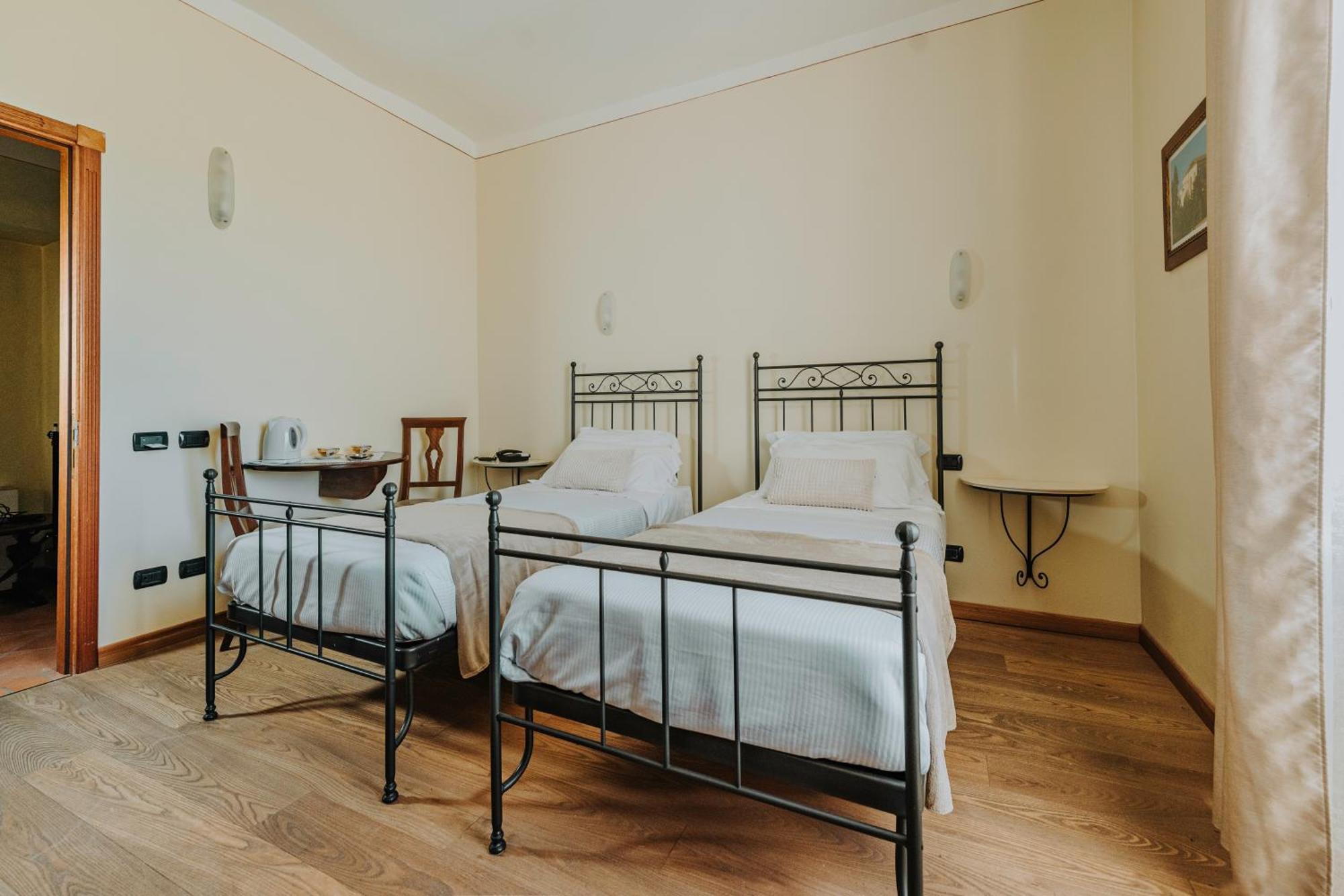 Il Castello Di Bubbio Hotel ภายนอก รูปภาพ