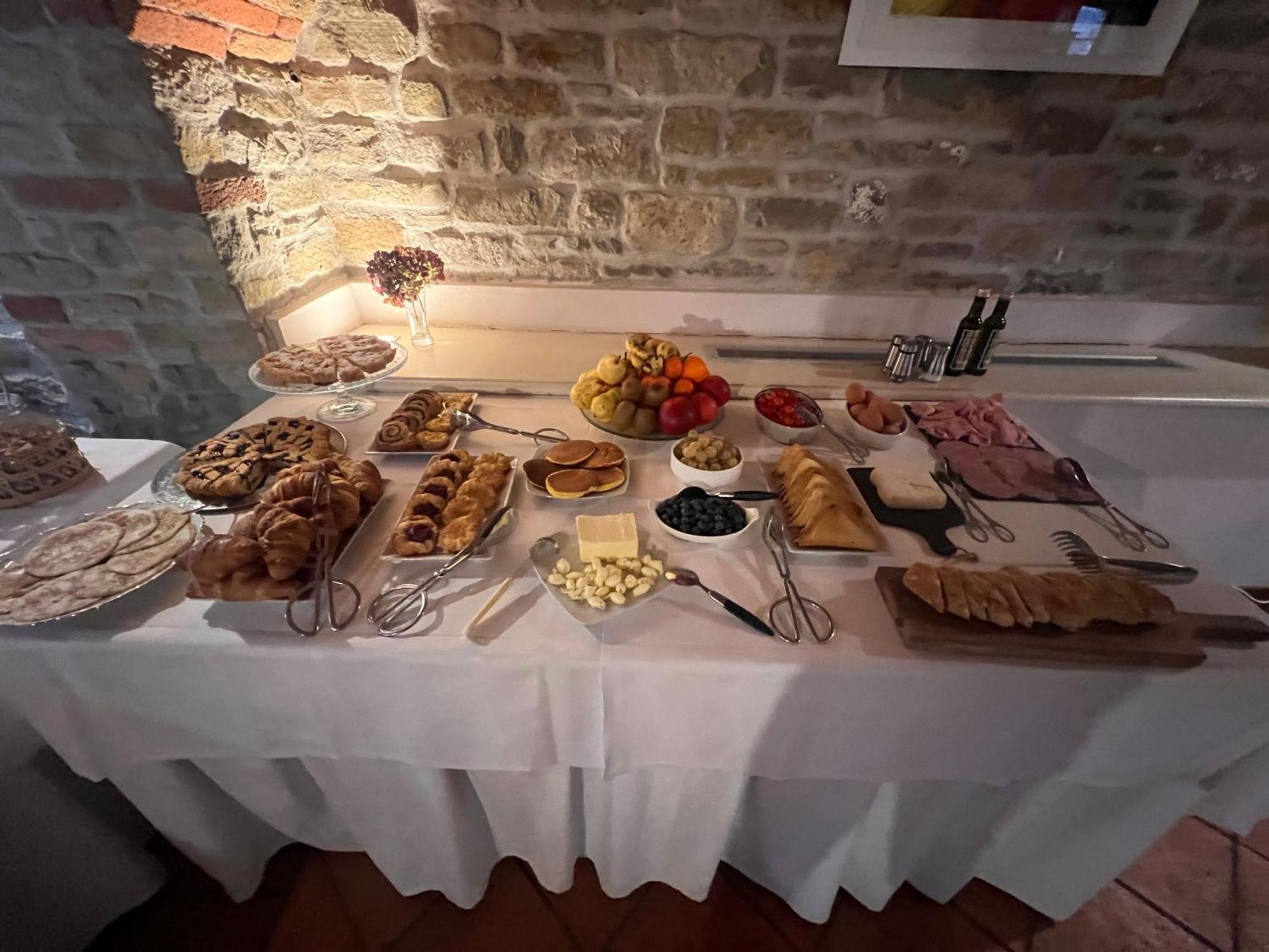 Il Castello Di Bubbio Hotel ภายนอก รูปภาพ