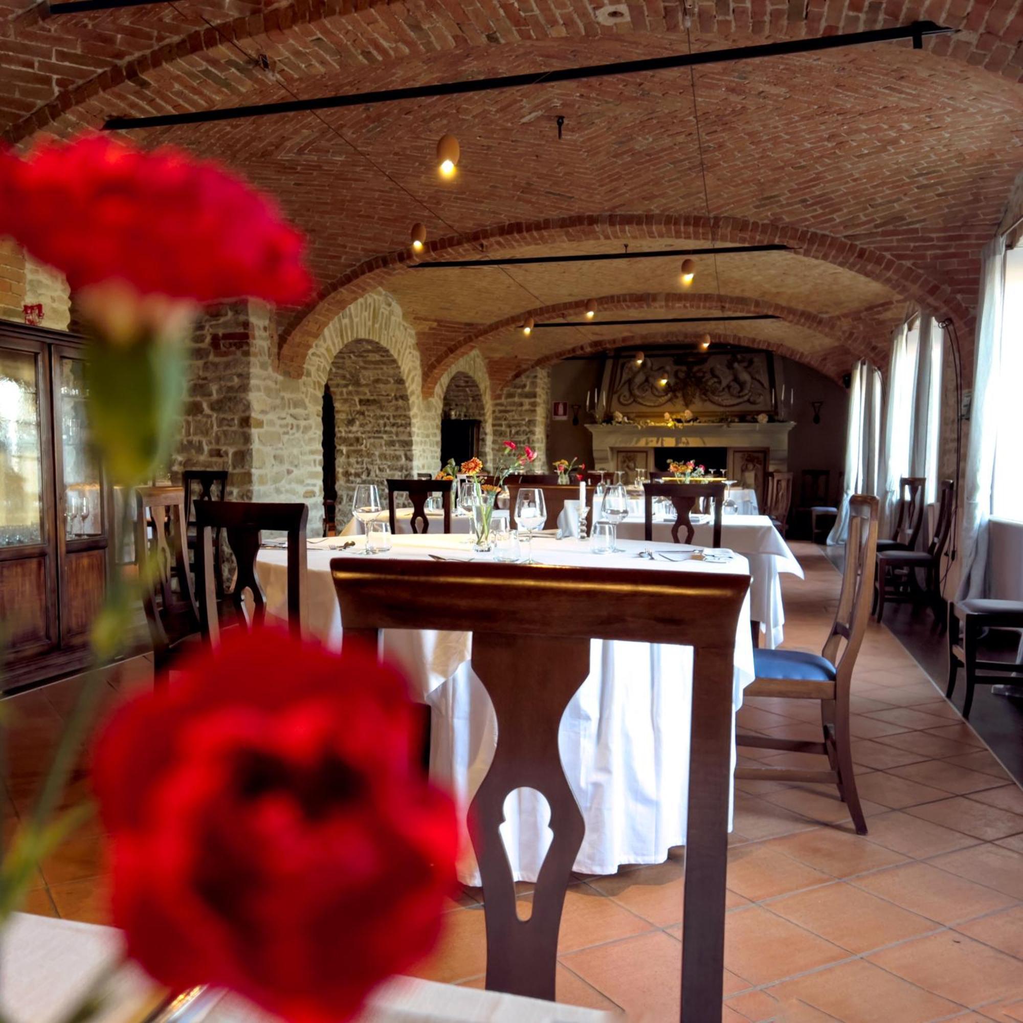 Il Castello Di Bubbio Hotel ภายนอก รูปภาพ
