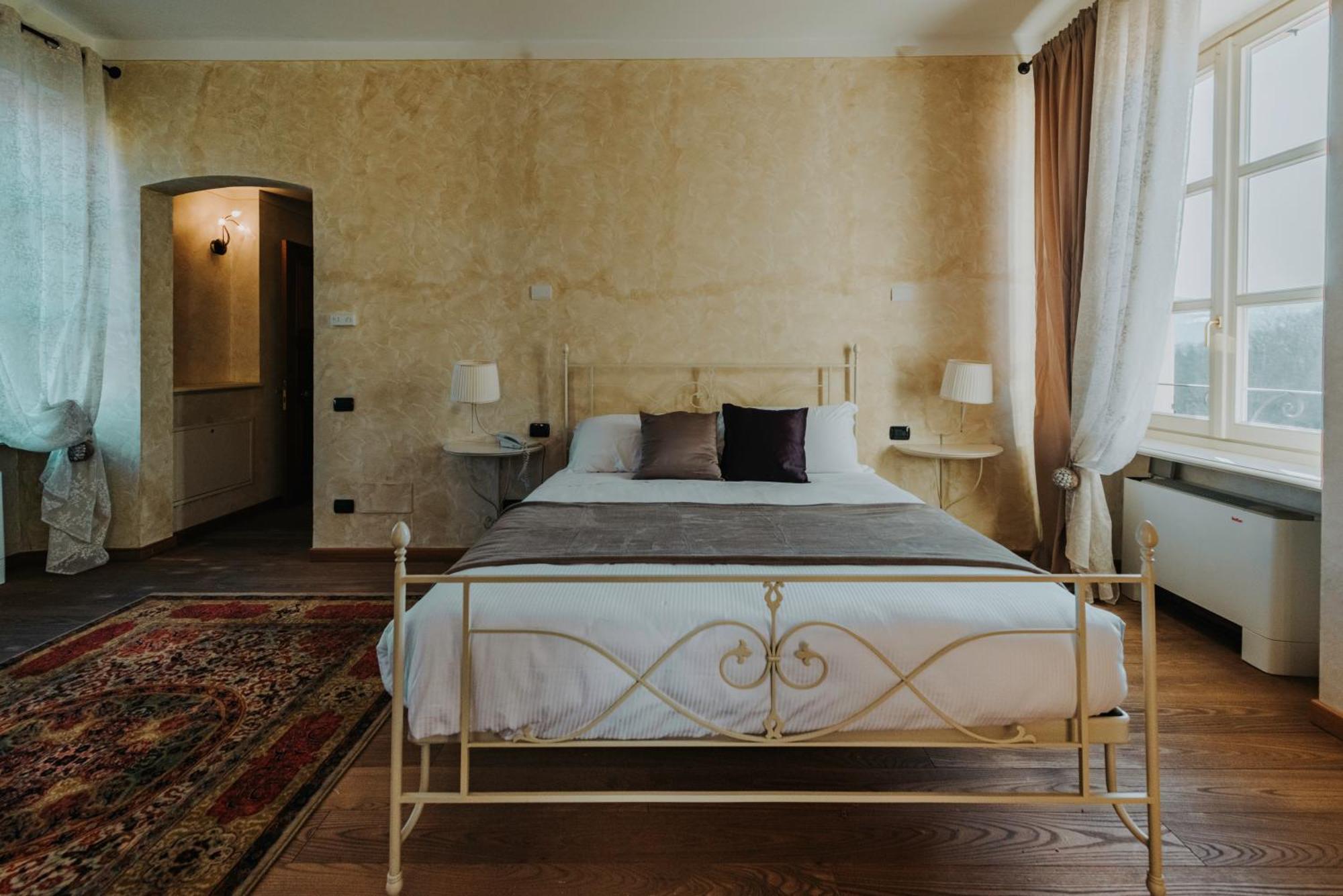 Il Castello Di Bubbio Hotel ภายนอก รูปภาพ