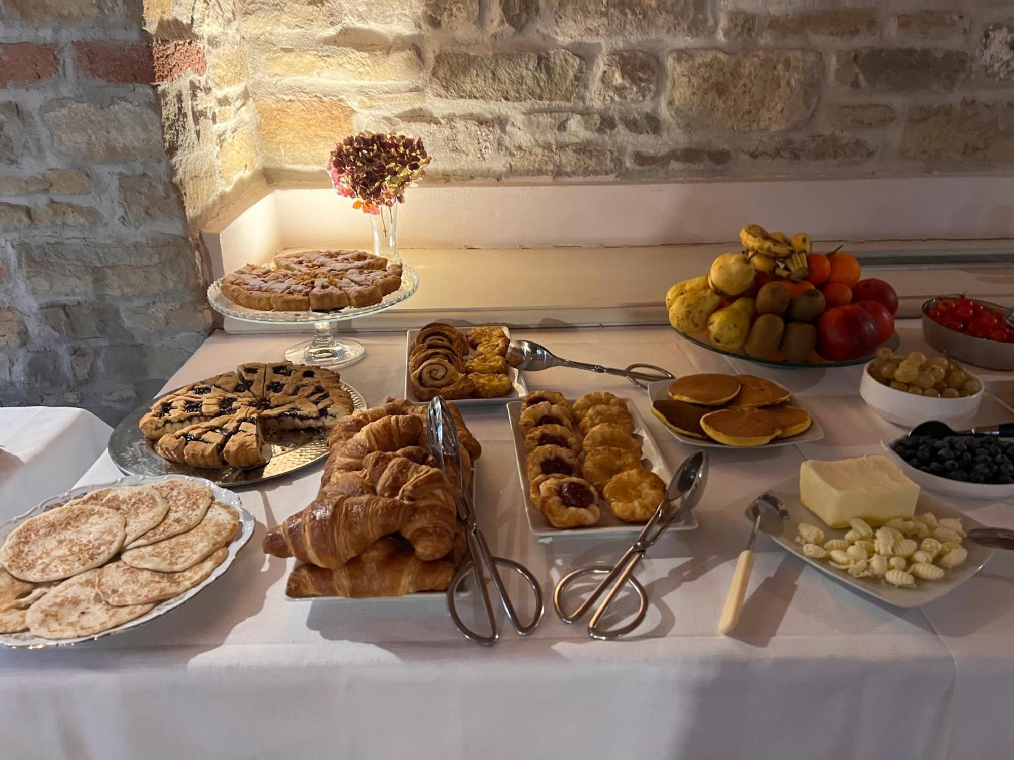 Il Castello Di Bubbio Hotel ภายนอก รูปภาพ