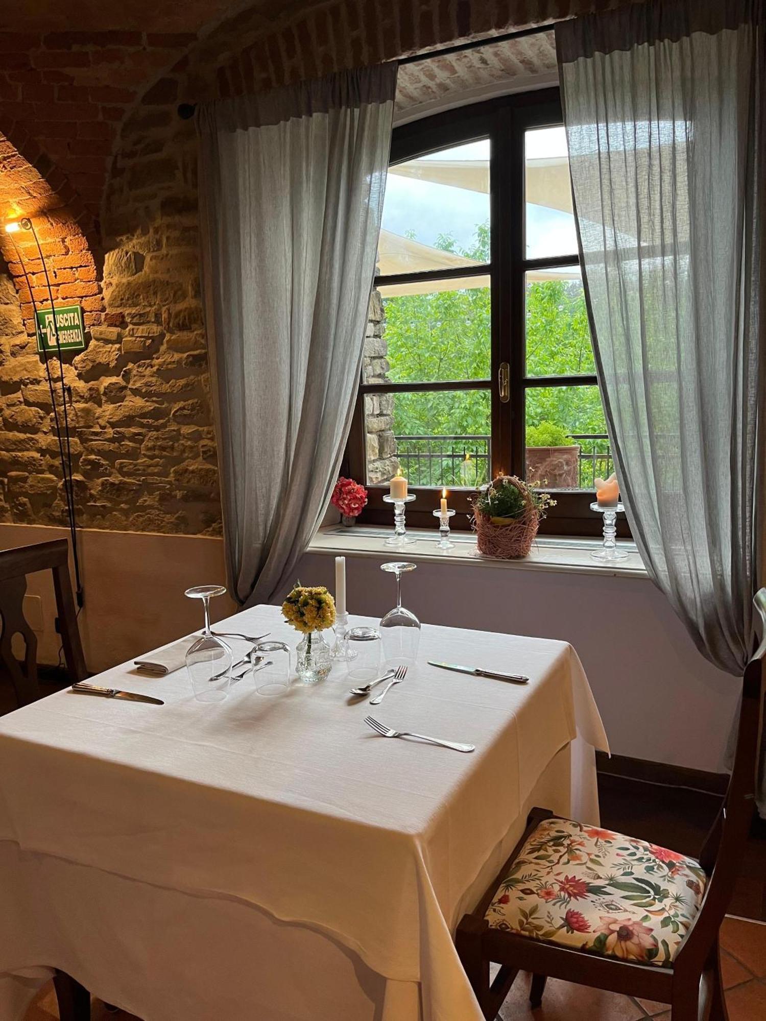 Il Castello Di Bubbio Hotel ภายนอก รูปภาพ