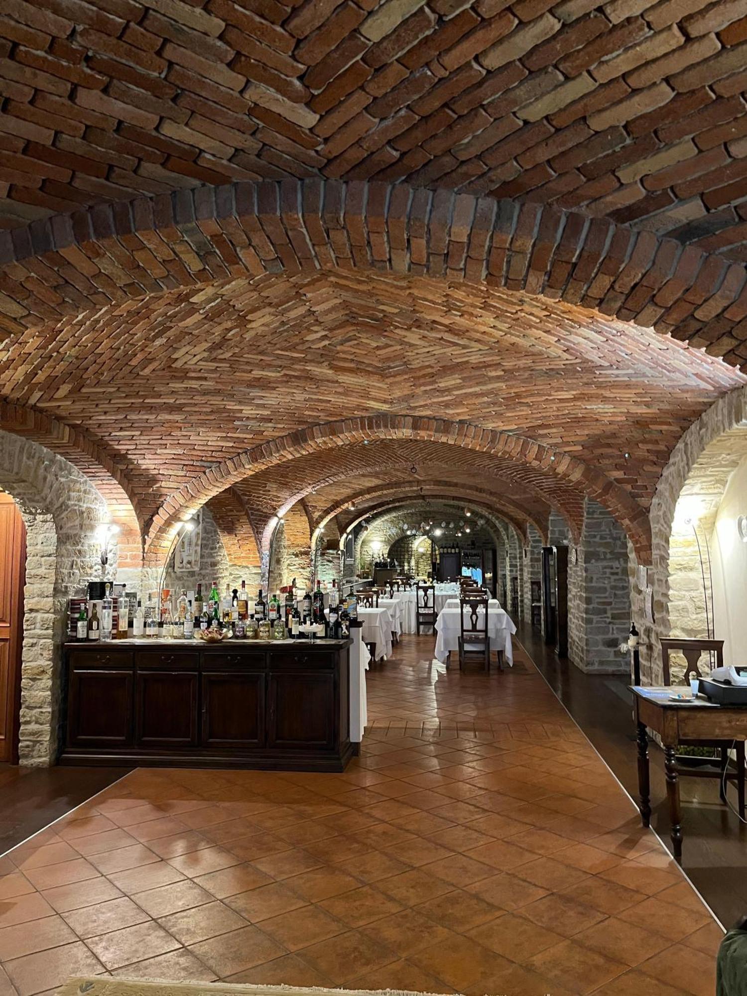 Il Castello Di Bubbio Hotel ภายนอก รูปภาพ