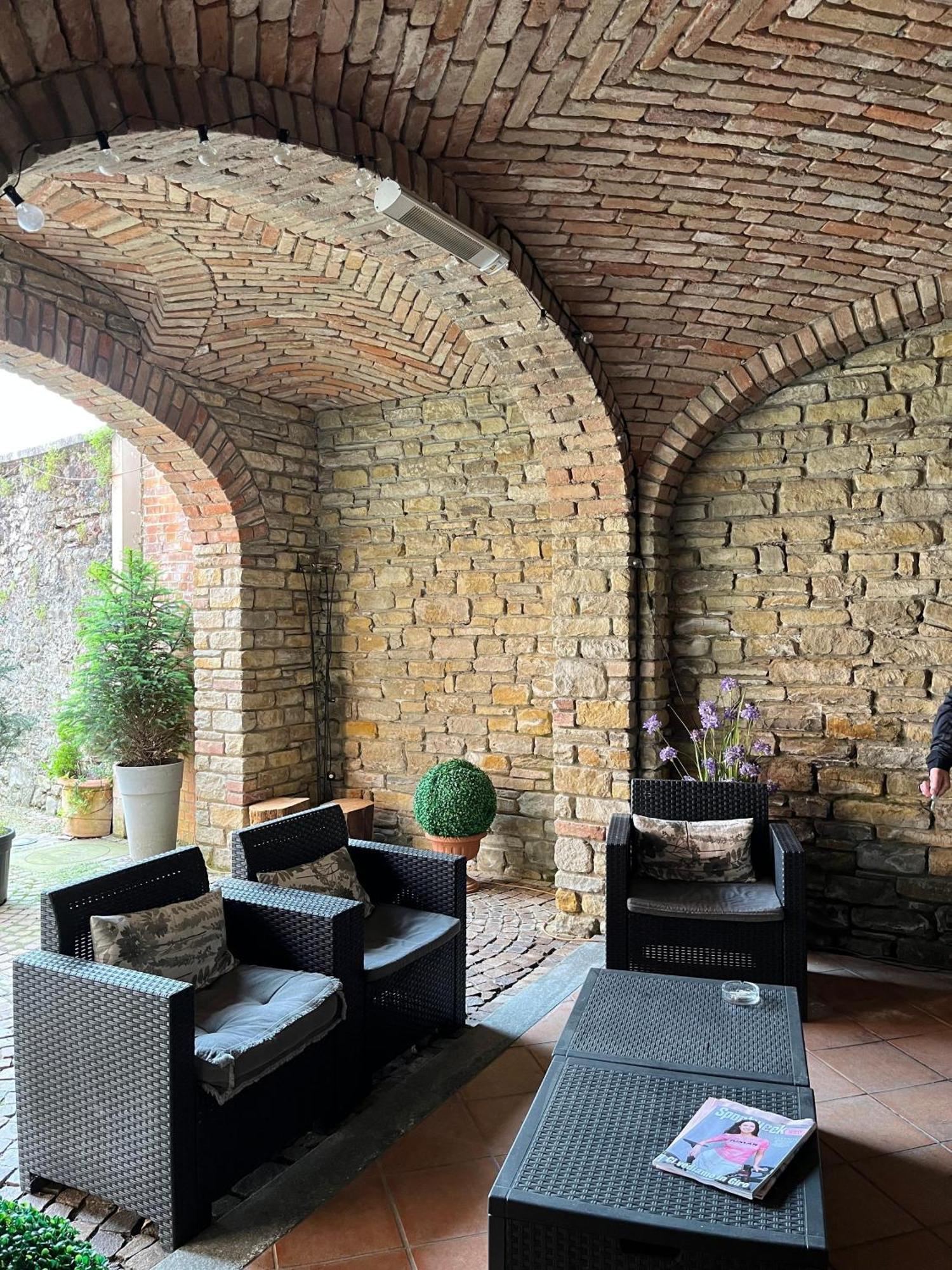 Il Castello Di Bubbio Hotel ภายนอก รูปภาพ