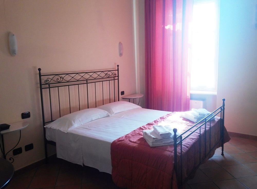 Il Castello Di Bubbio Hotel ภายนอก รูปภาพ