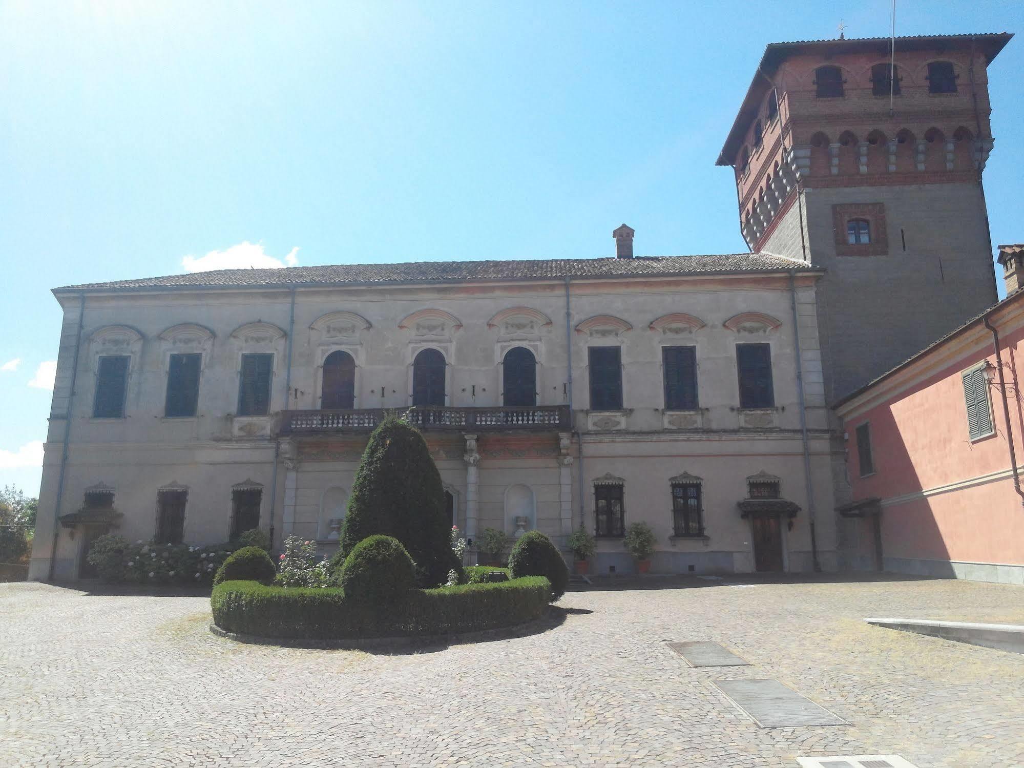 Il Castello Di Bubbio Hotel ภายนอก รูปภาพ