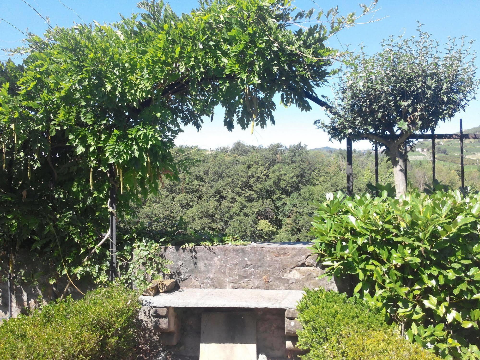 Il Castello Di Bubbio Hotel ภายนอก รูปภาพ